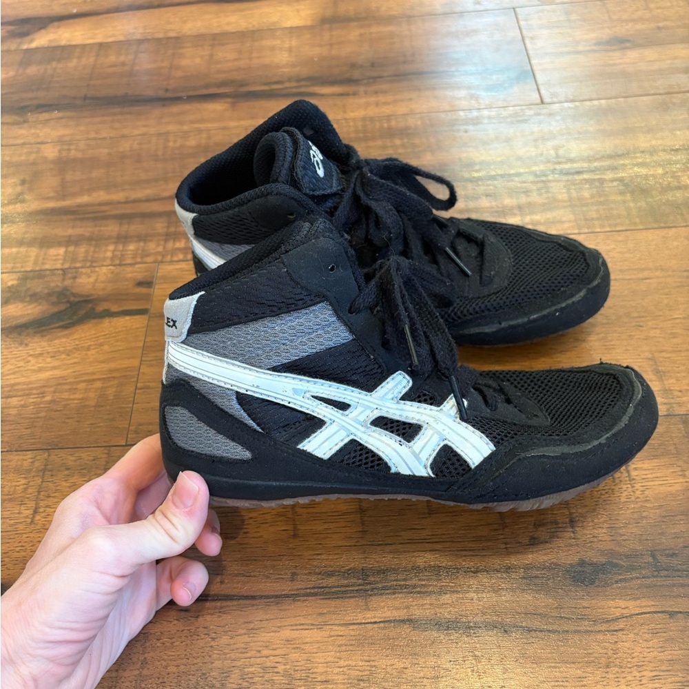 Asics Matflex Youth Kids Size 4.5 Wrestling Shoes 1084A011 Black Silver